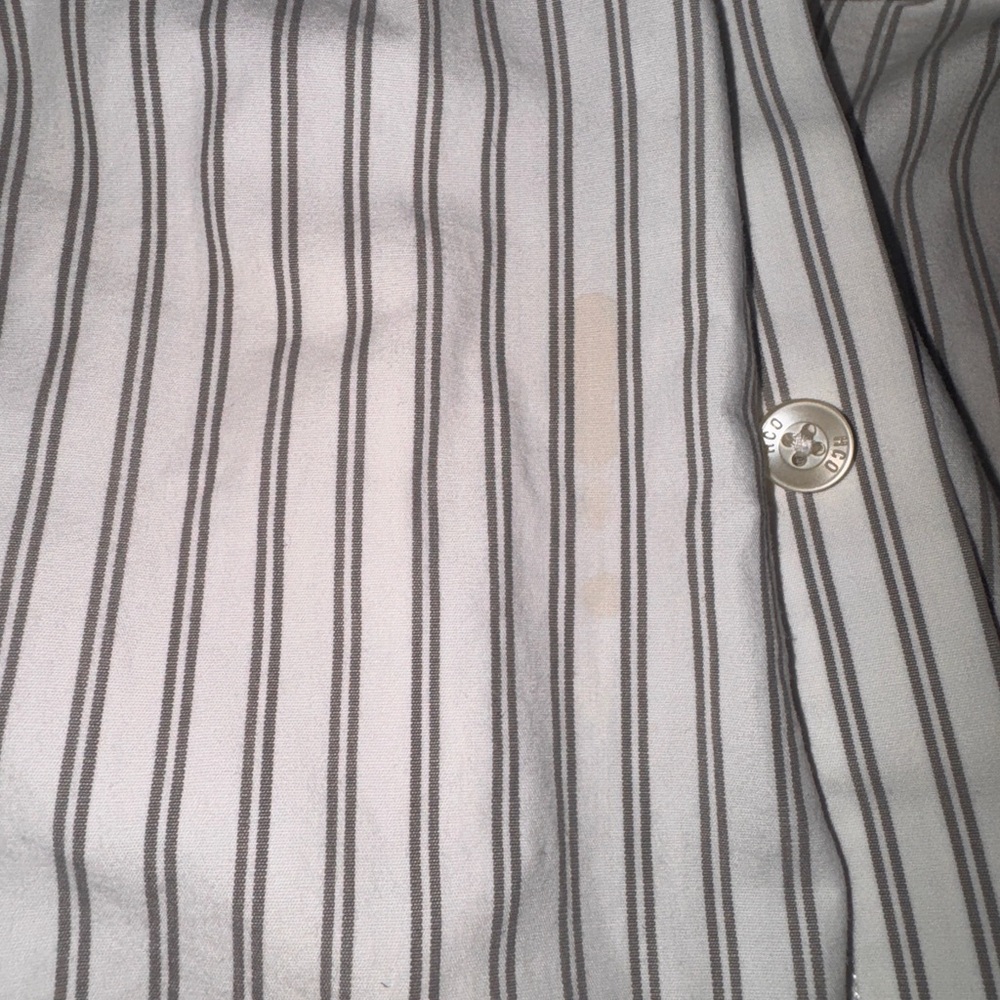 Hollister White and Black Striped Casual Button Down Shirt - Picture 5 of 8
